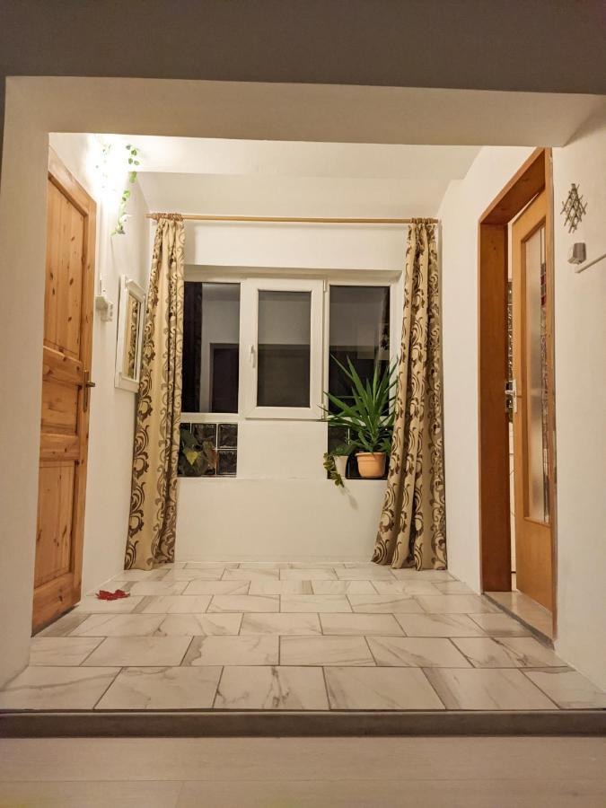 تيميشورا Moss'S Economy Apartment المظهر الخارجي الصورة